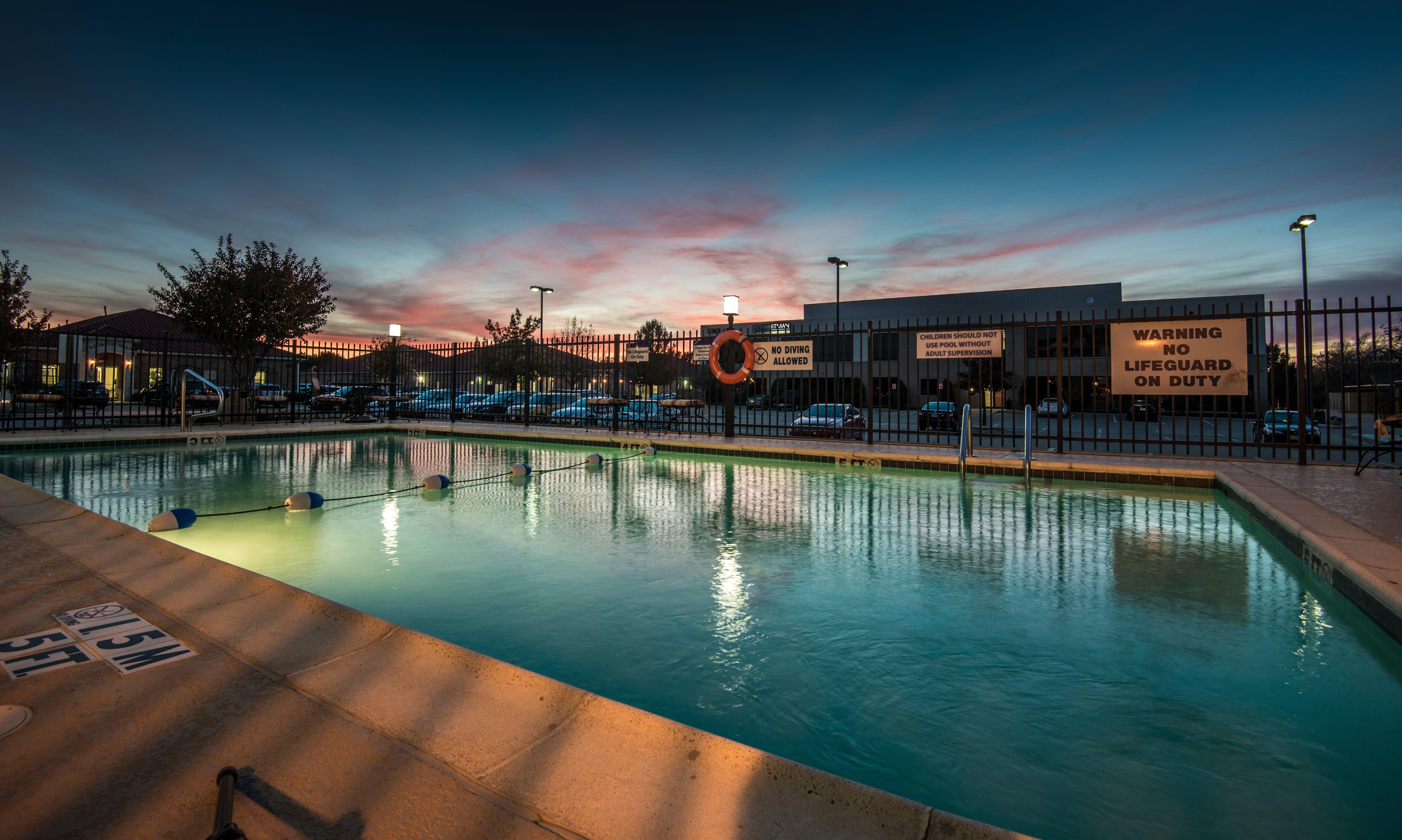 Holiday Inn Express Hotel & Suites Plano West - Frisco By Ihg Bagian luar foto