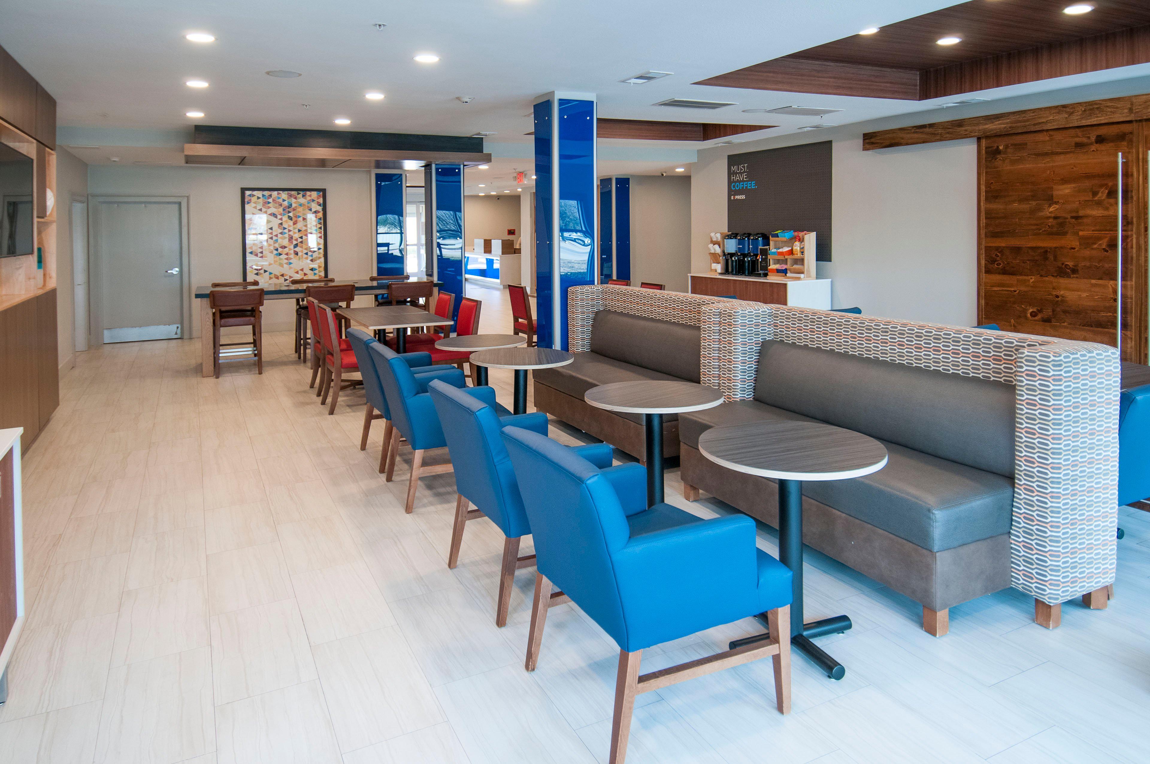 Holiday Inn Express Hotel & Suites Plano West - Frisco By Ihg Bagian luar foto