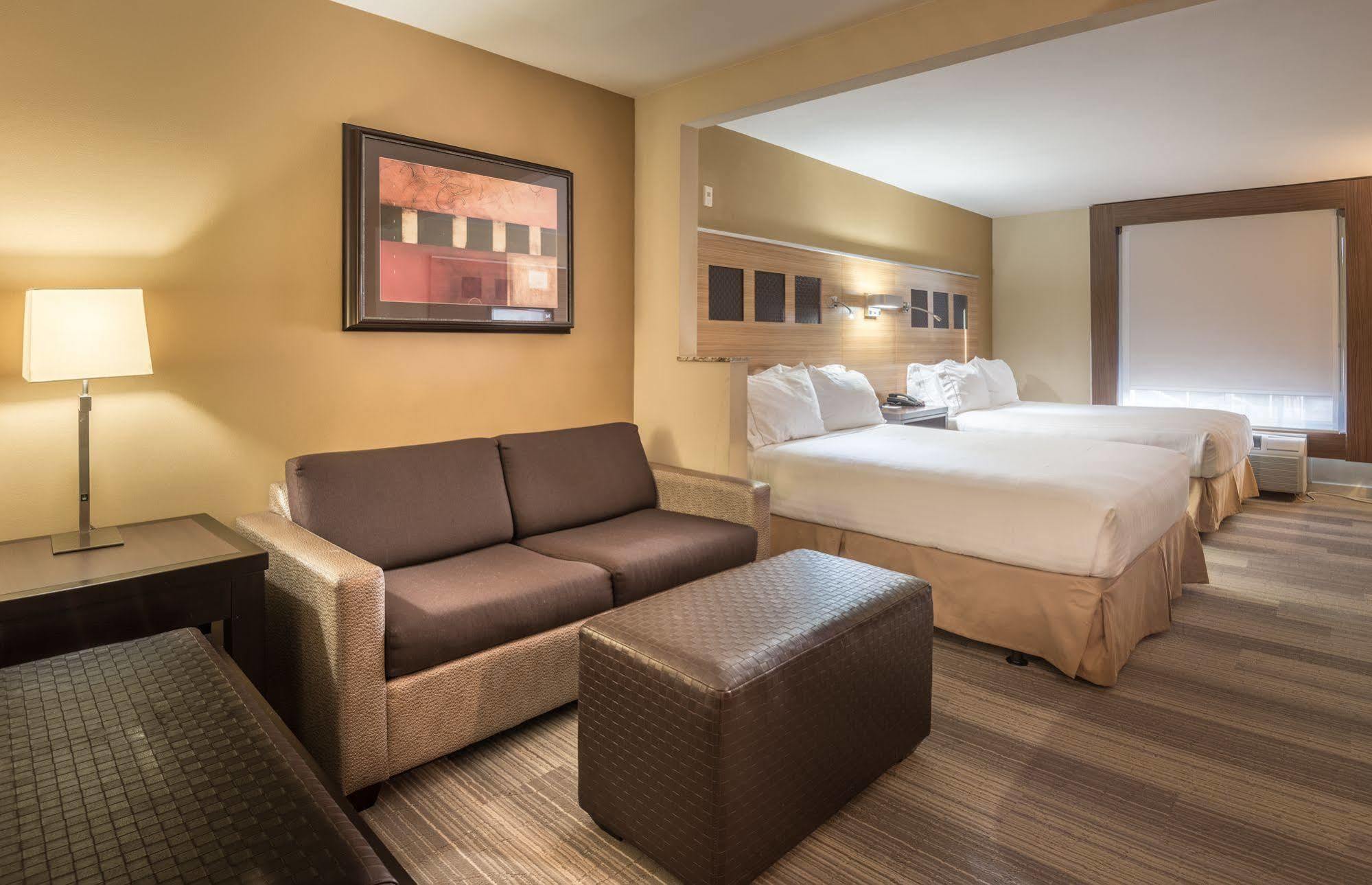 Holiday Inn Express Hotel & Suites Plano West - Frisco By Ihg Bagian luar foto