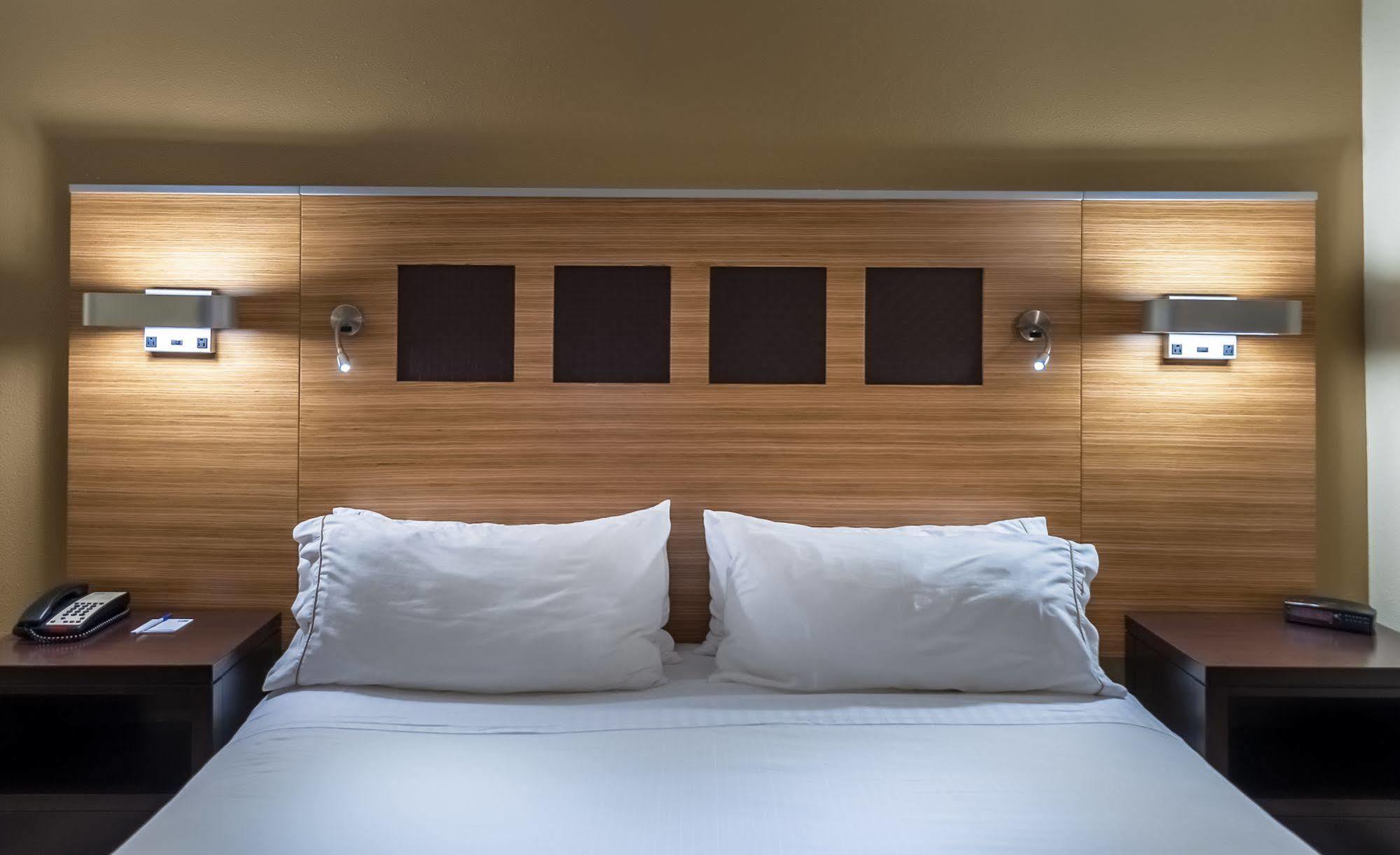 Holiday Inn Express Hotel & Suites Plano West - Frisco By Ihg Bagian luar foto