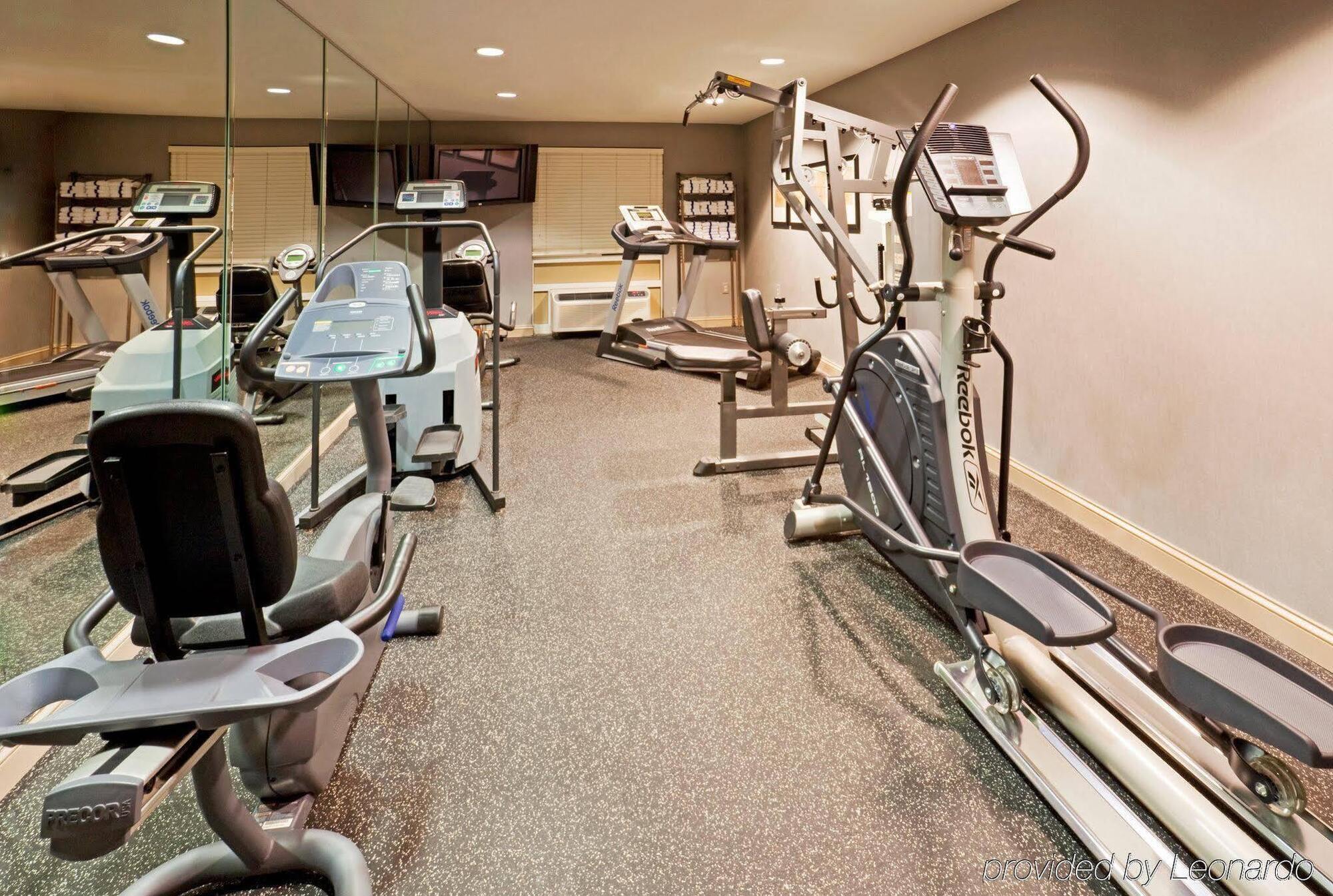Holiday Inn Express Hotel & Suites Plano West - Frisco By Ihg Bagian luar foto